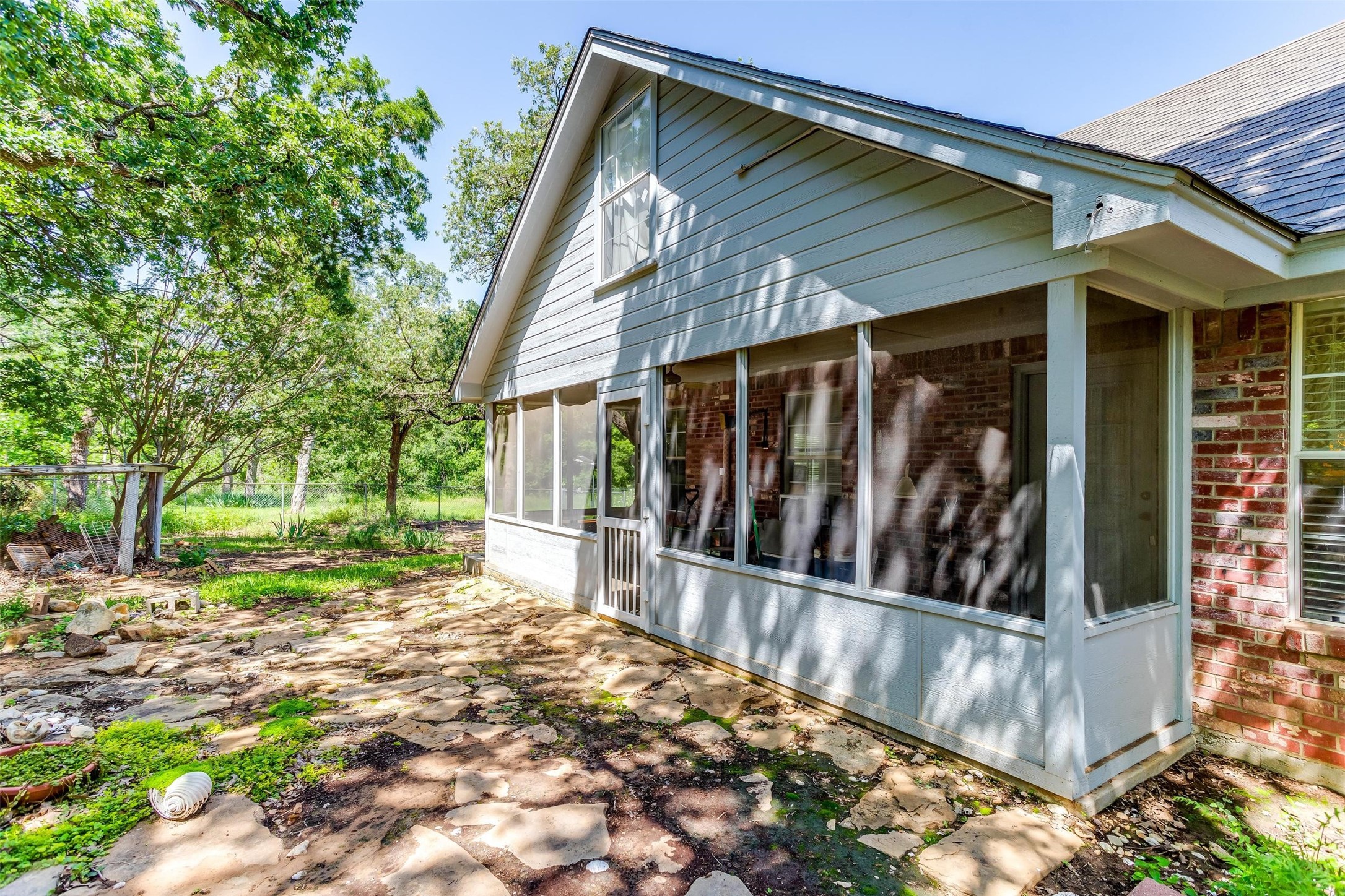 215 W Bethesda Road Burleson TX 76028