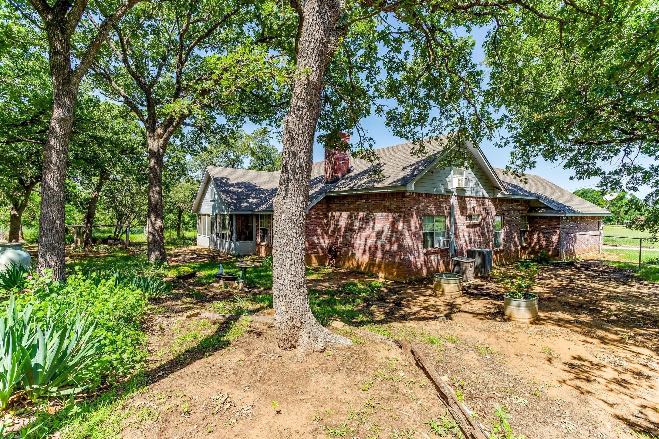 215 W Bethesda Road Burleson TX 76028