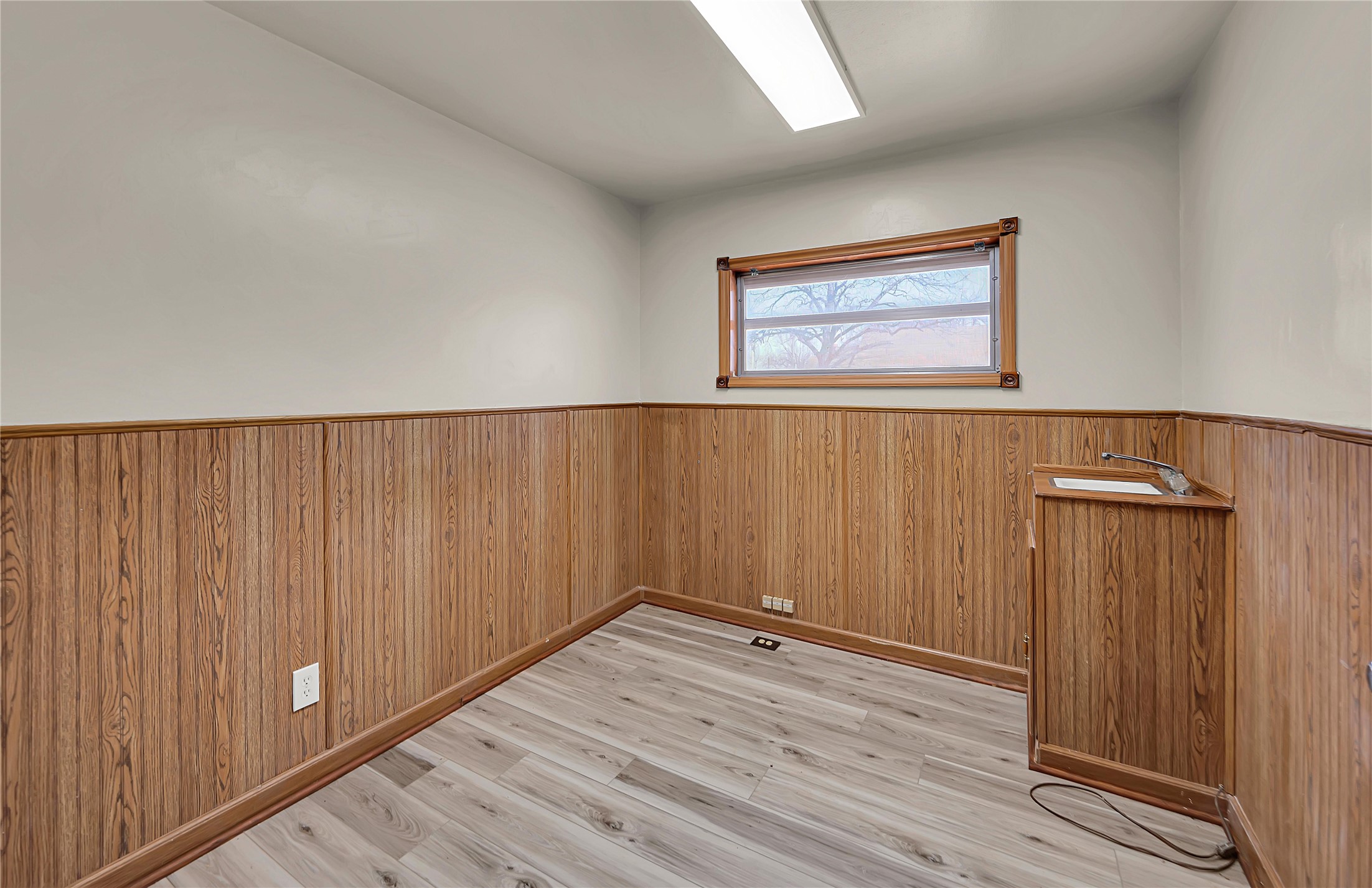 202 N Avenue G Clifton TX 76634