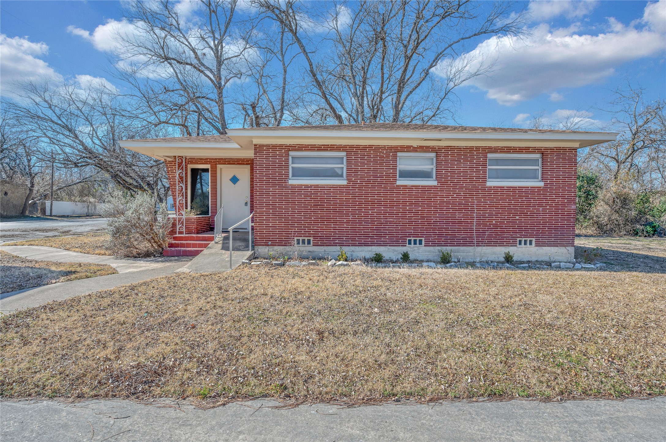 202 N Avenue G Clifton TX 76634