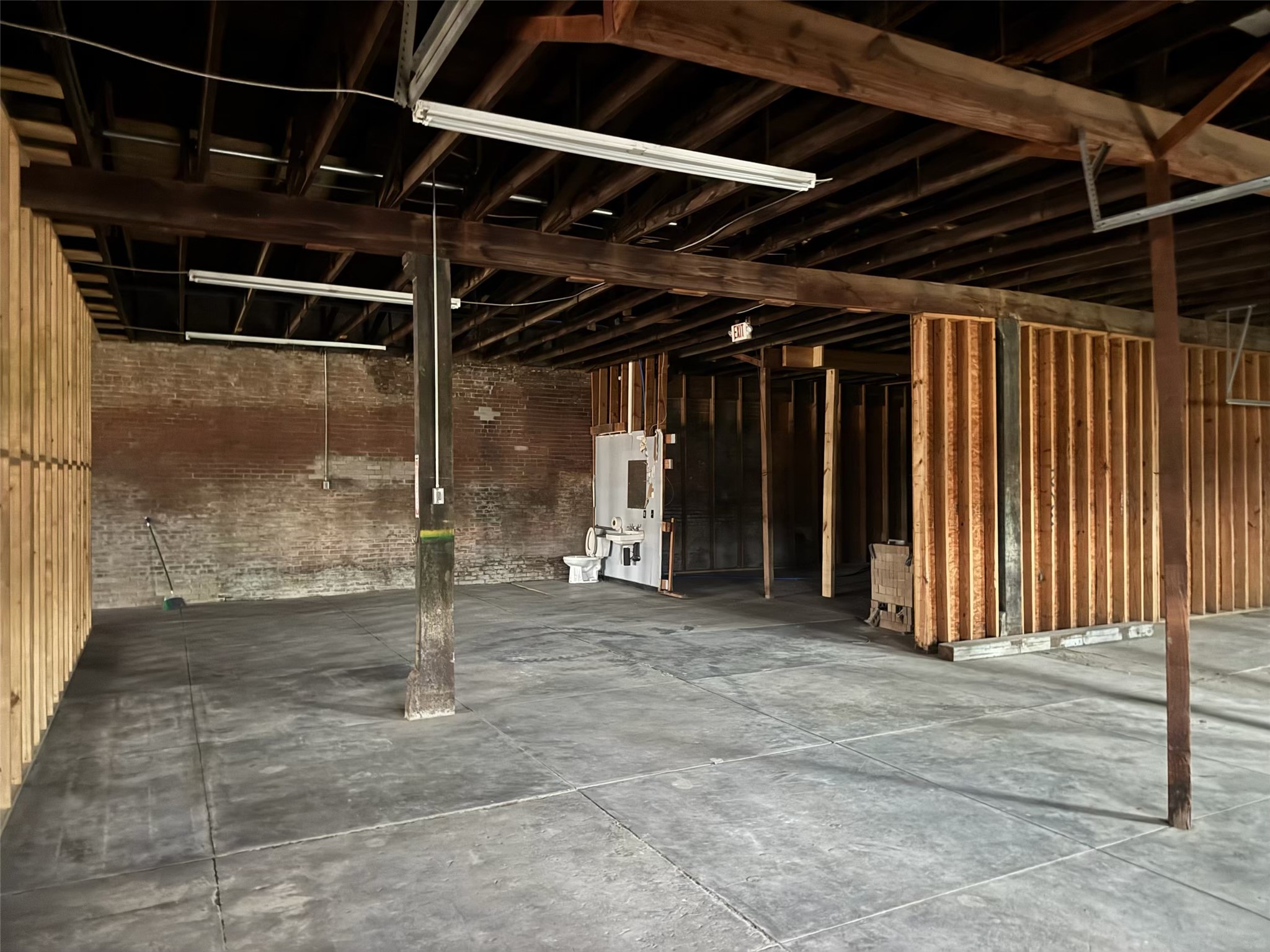 201 N Main Street Maypearl TX 76064