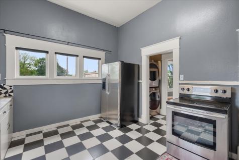 607 W Brown Street Ennis TX 75119