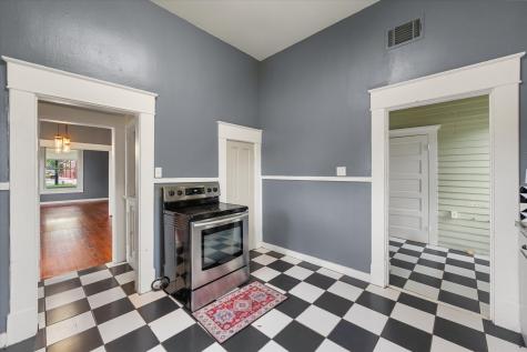 607 W Brown Street Ennis TX 75119