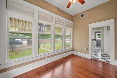 607 W Brown Street Ennis TX 75119