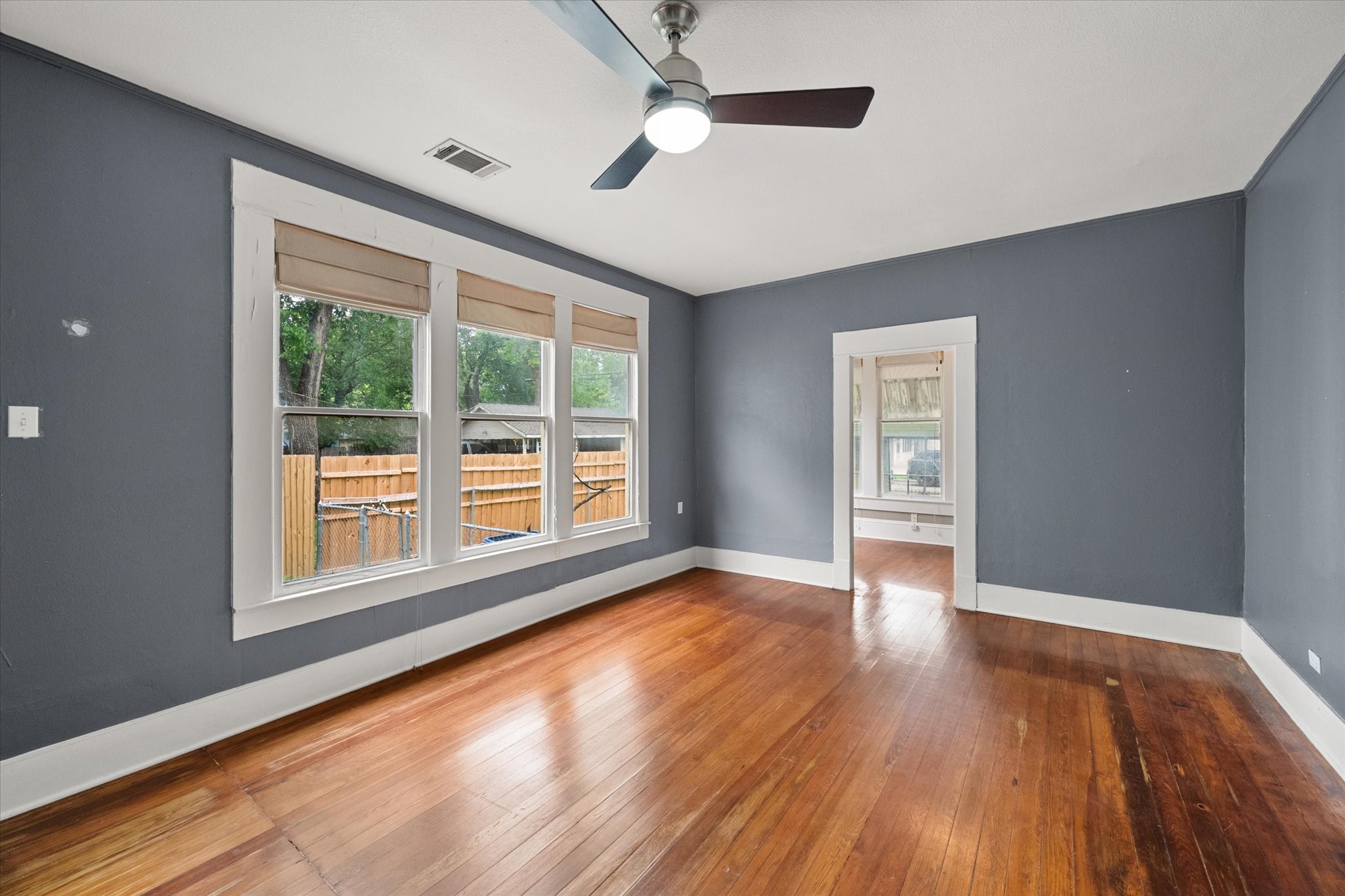 607 W Brown Street Ennis TX 75119