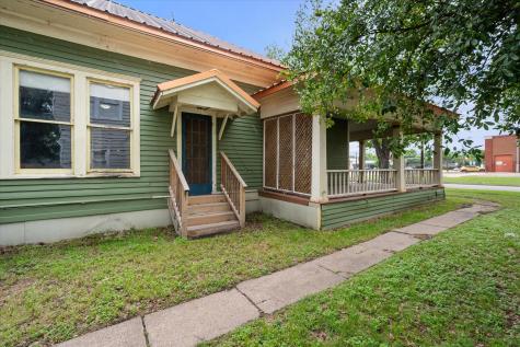 607 W Brown Street Ennis TX 75119