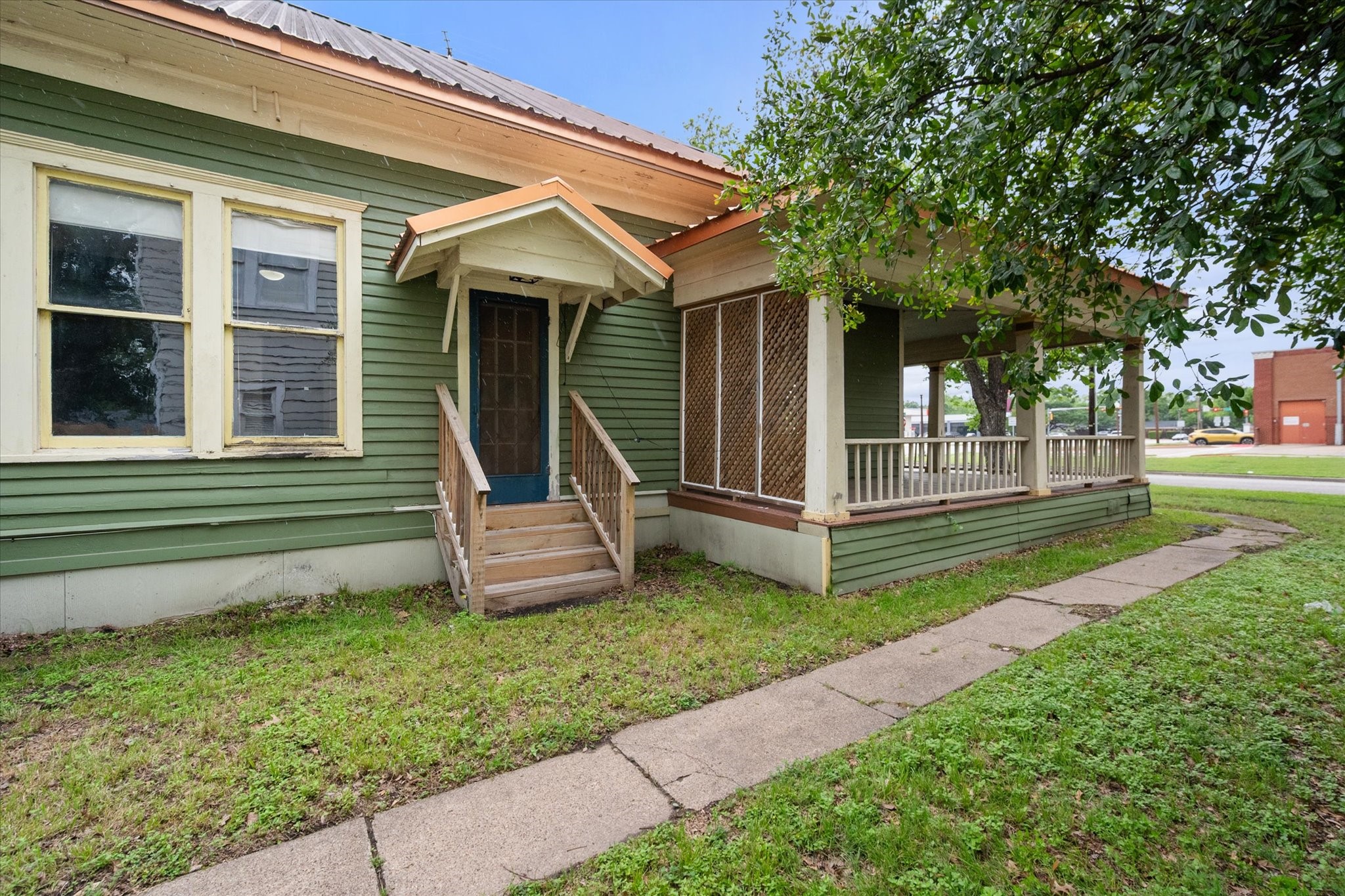 607 W Brown Street Ennis TX 75119