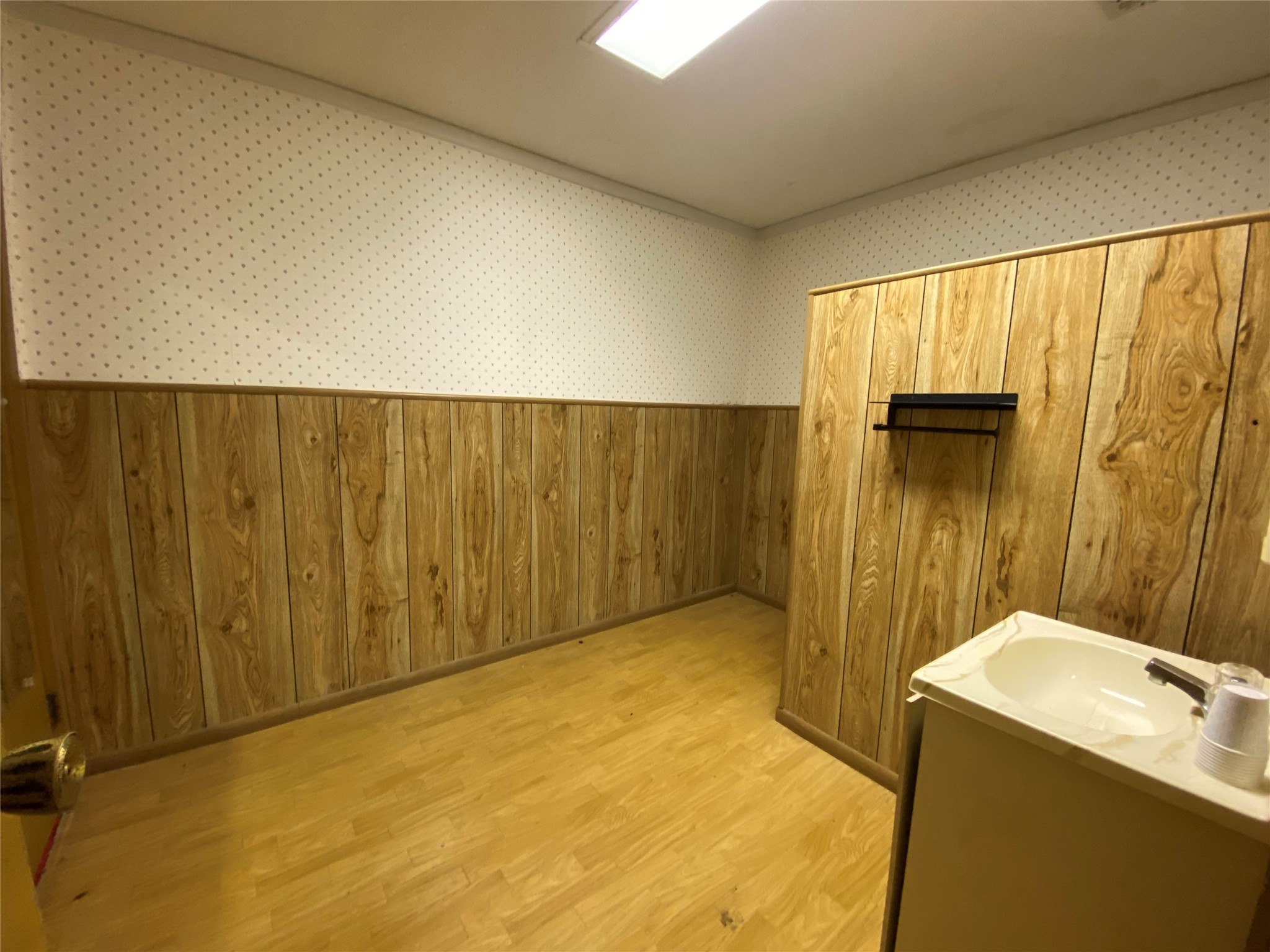200 W Guthrie Weinert TX 76388