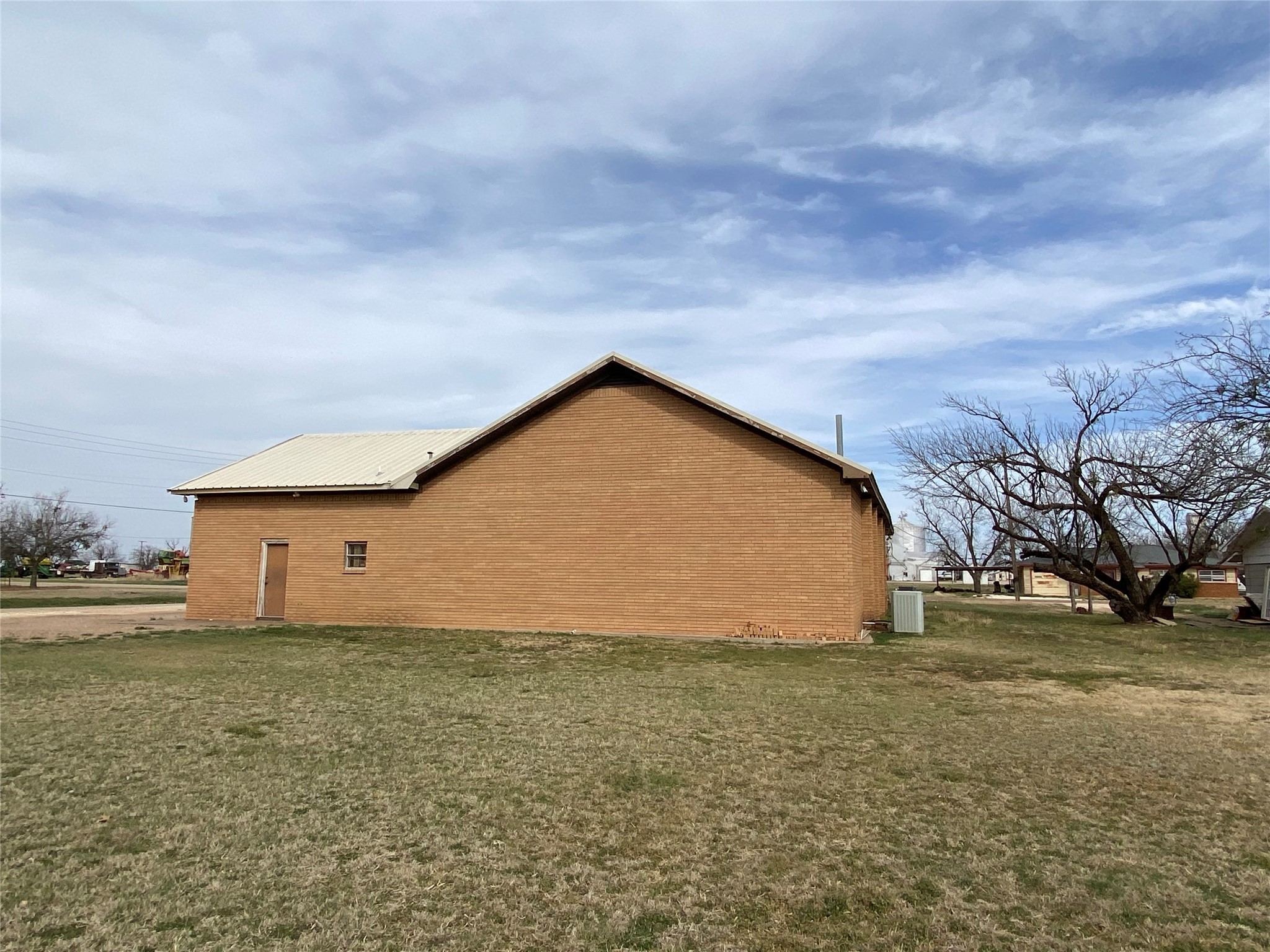 200 W Guthrie Weinert TX 76388