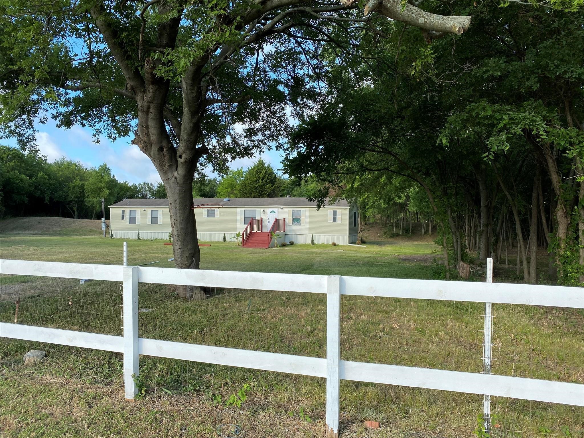 4201 N I 45 Ennis TX 75119