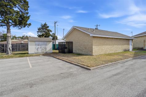 1717 Ariel Drive Dallas TX 75232
