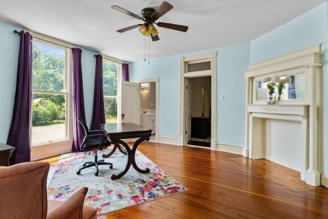 1009 N Pacific Street Mineola TX 75773