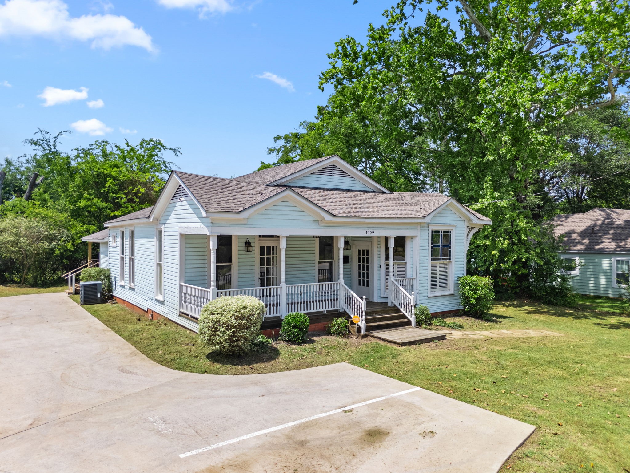 1009 N Pacific Street Mineola TX 75773