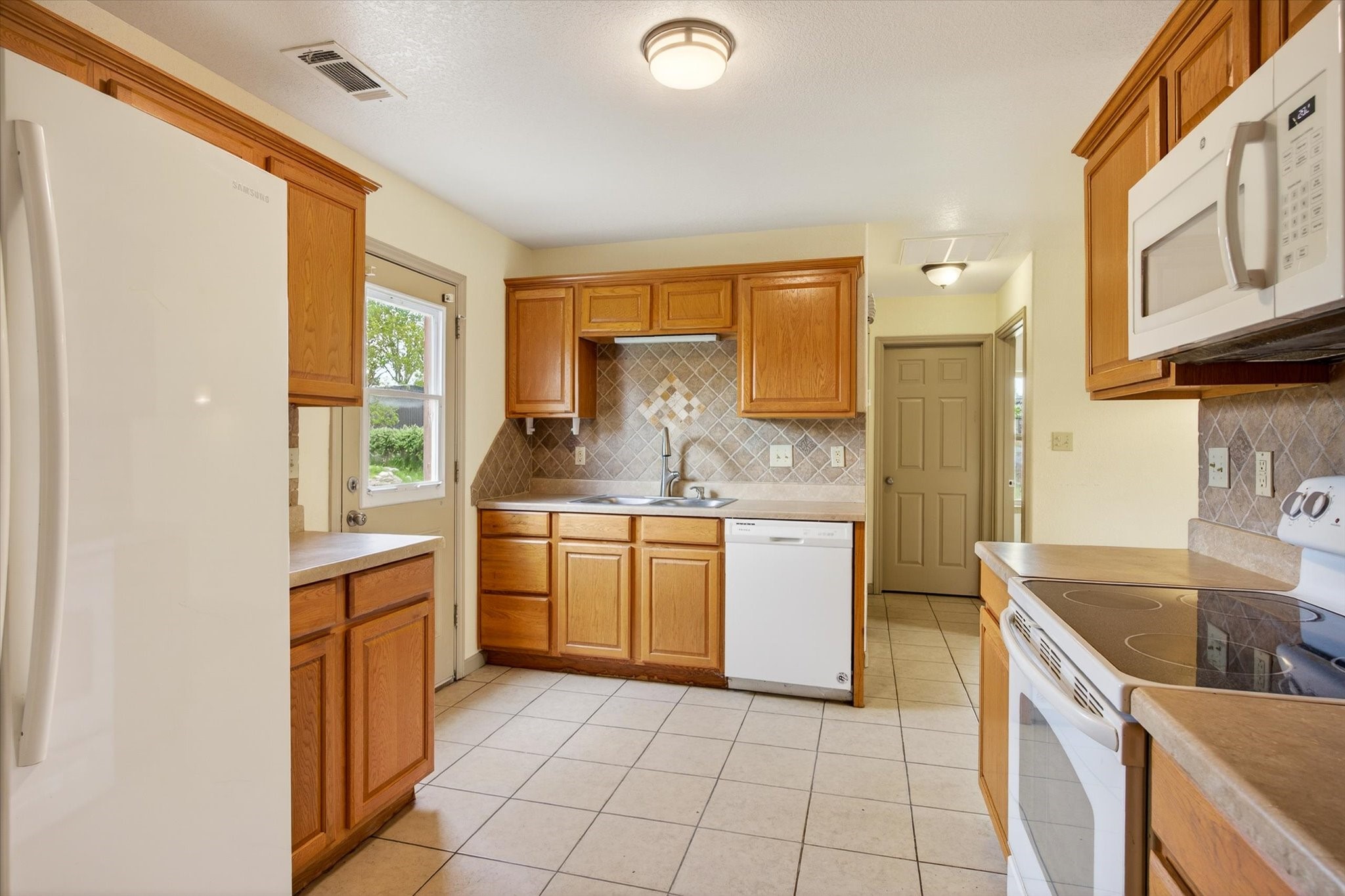 721 Comanche Cove Drive Granbury TX 76048