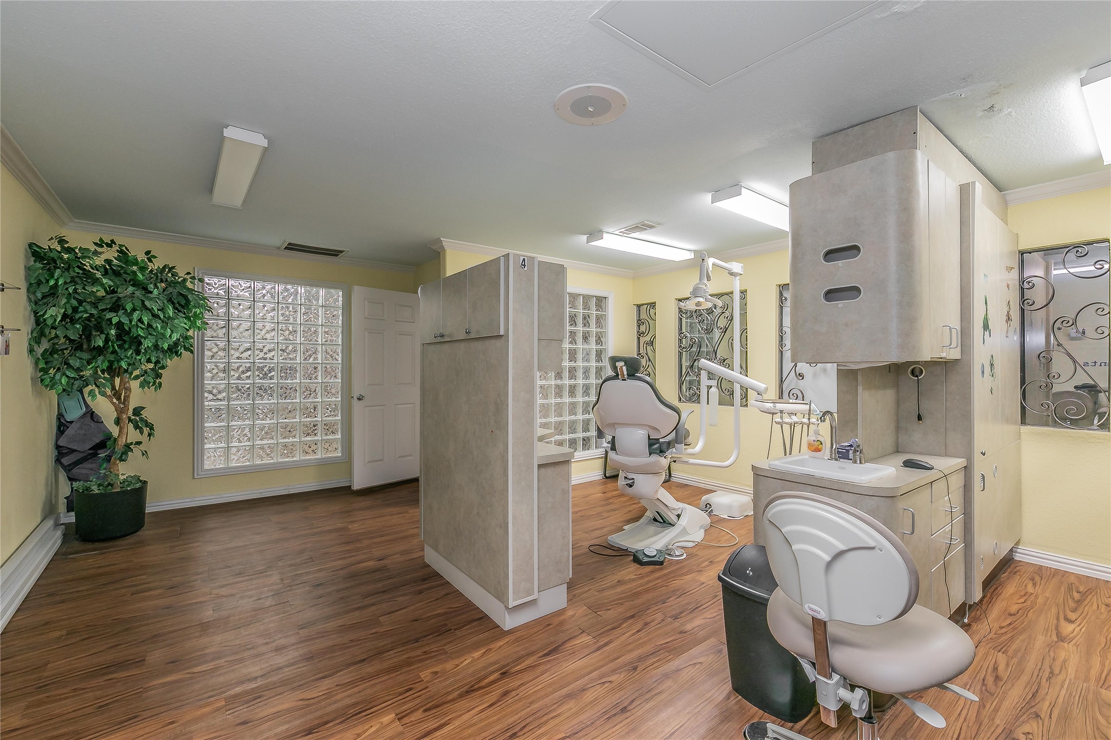 2823 Kendale Drive Dallas TX 75220