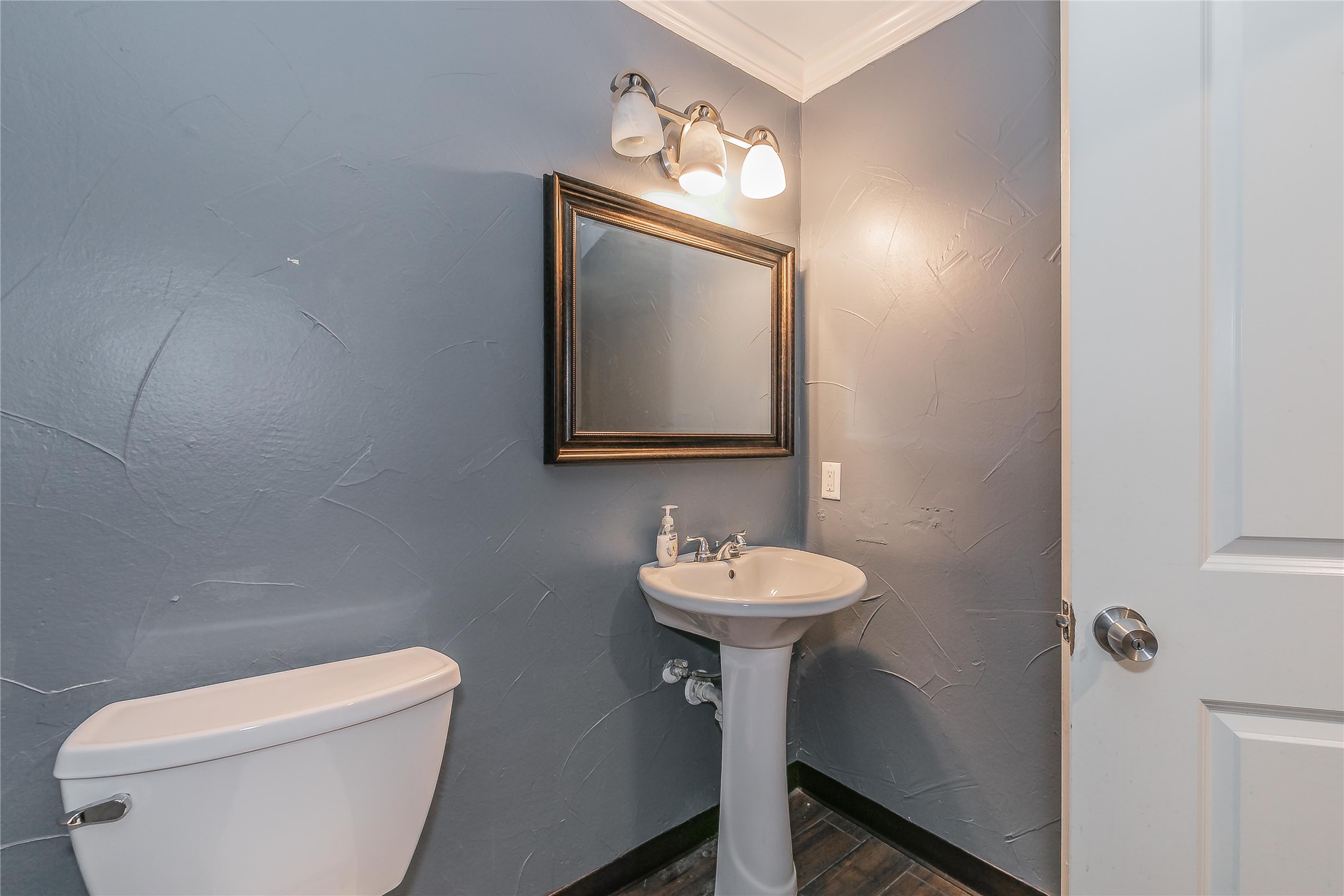 2823 Kendale Drive Dallas TX 75220