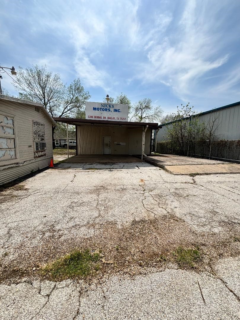 5302 Bernal Drive Dallas TX 75212