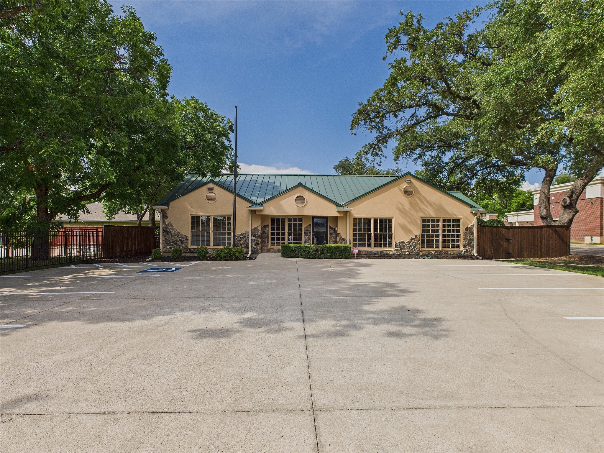335 W Main Street Lewisville TX 75057