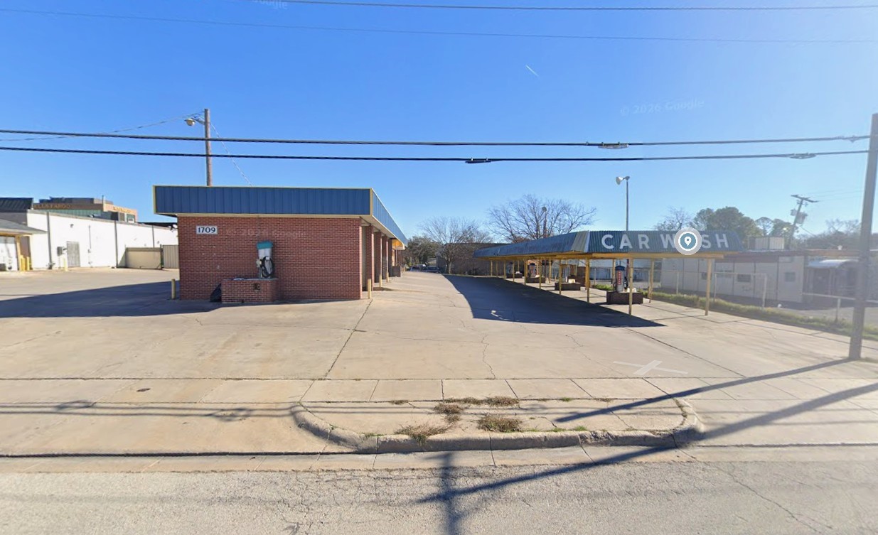 1709 Mcclellan Court Fort Worth TX 76112
