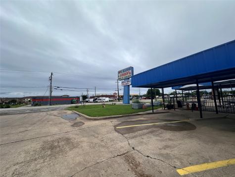 313 Castle Drive Garland TX 75040