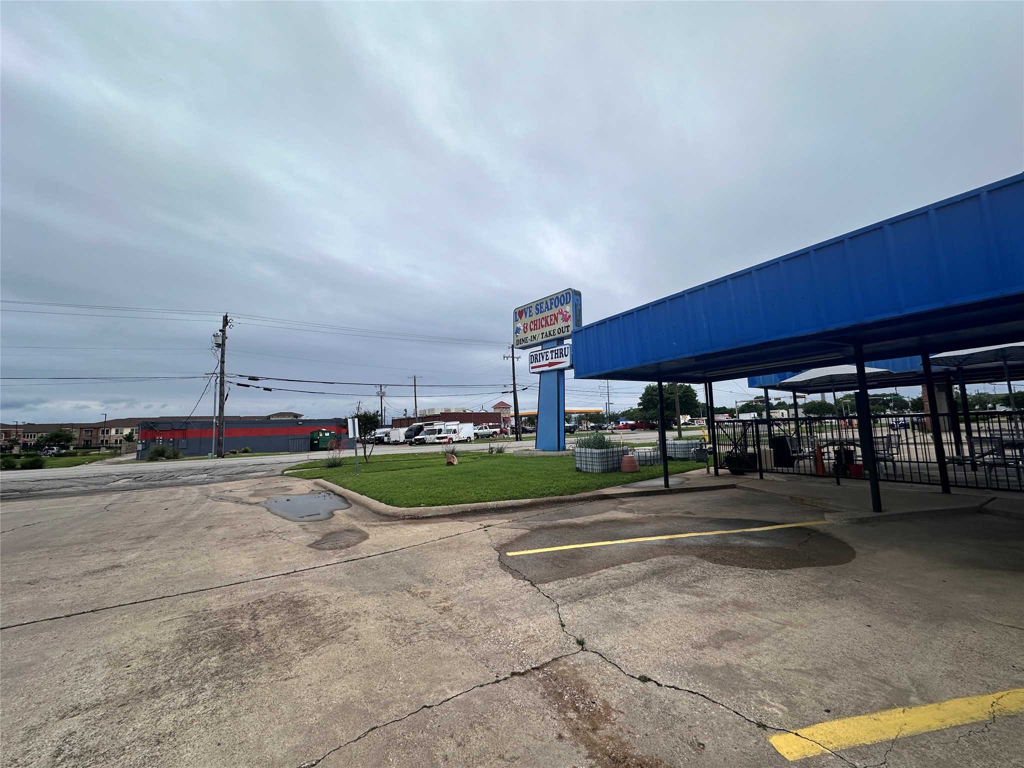 313 Castle Drive Garland TX 75040