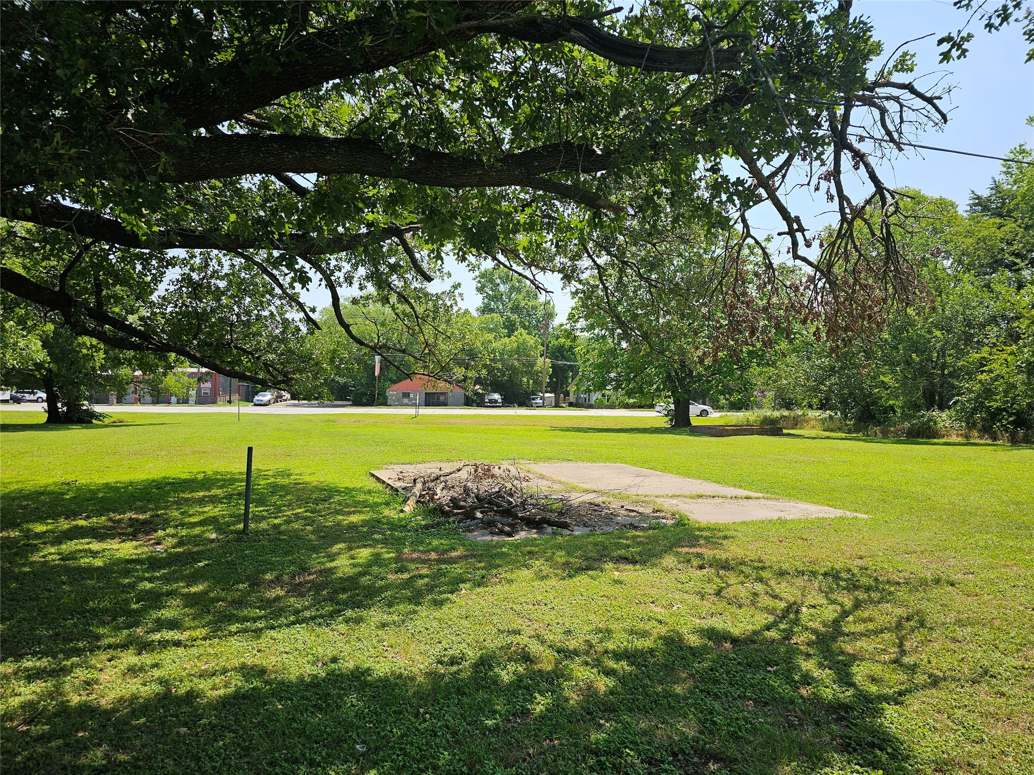 1901 N Kaufman Street Ennis TX 75119