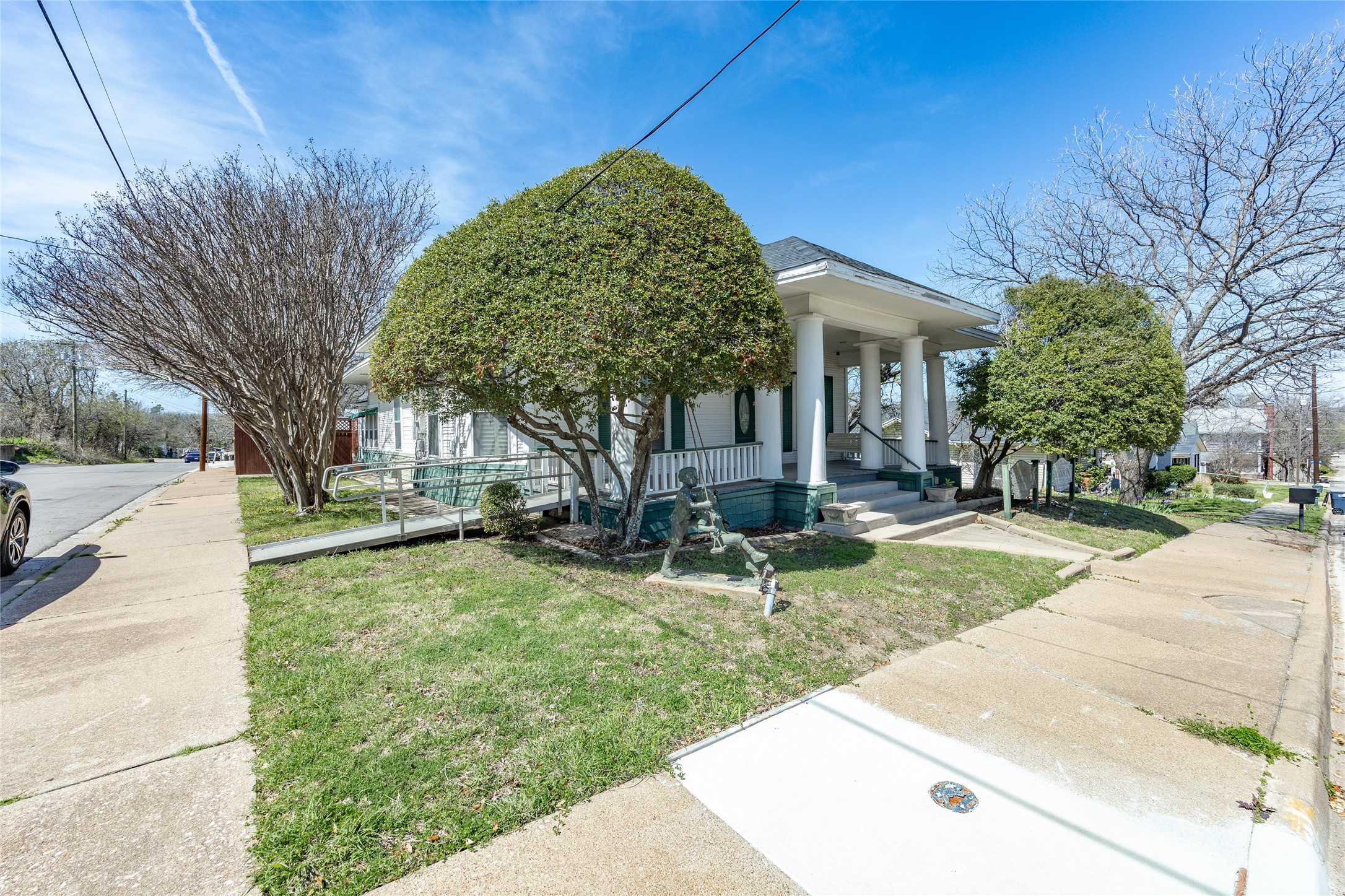 107 N Alamo Street Weatherford TX 76086