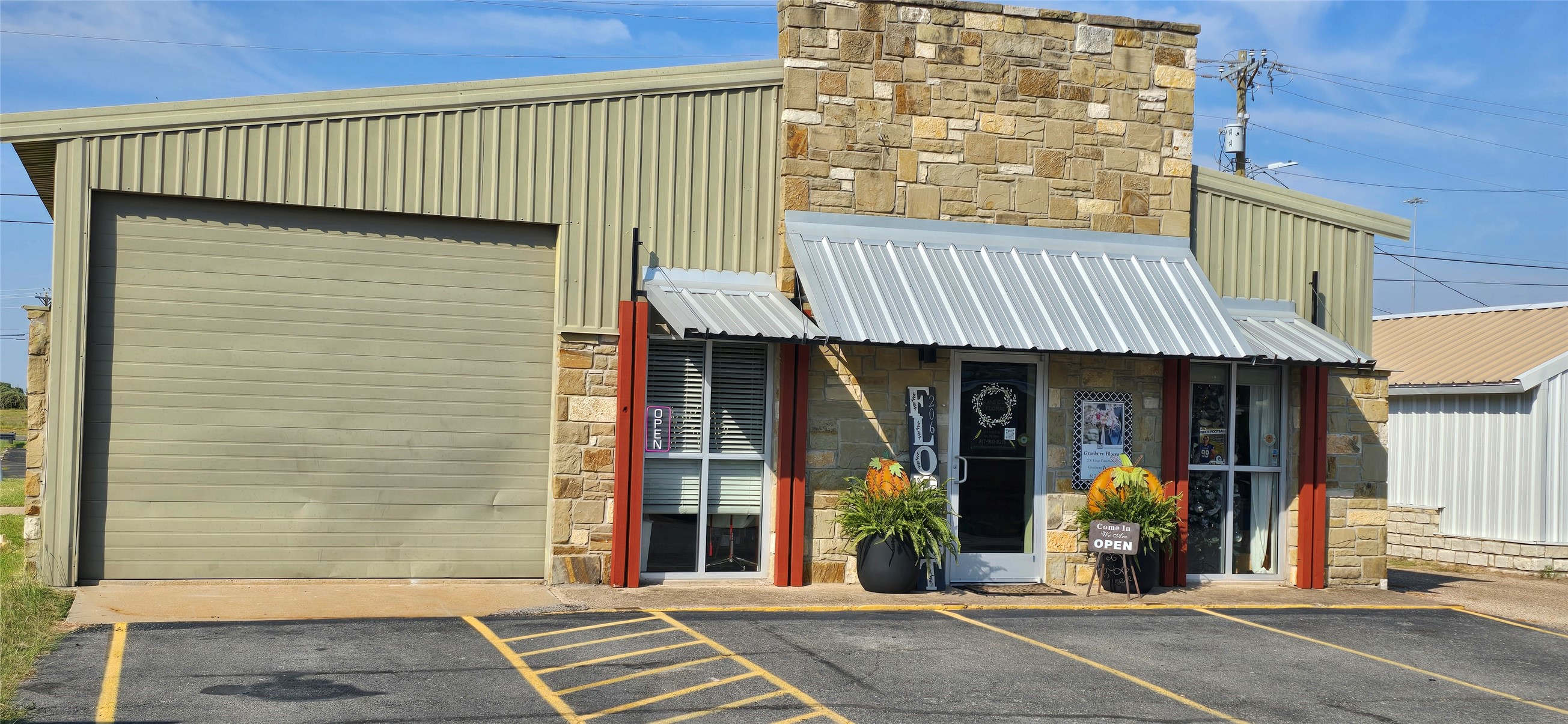 206 Kings Plaza Granbury TX 76049