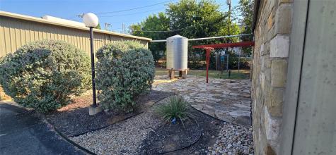 206 Kings Plaza Granbury TX 76049
