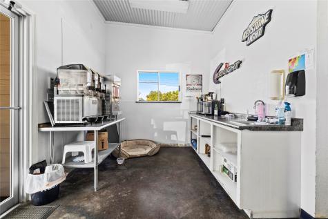 3020 S Eastman Lakeport TX 75602