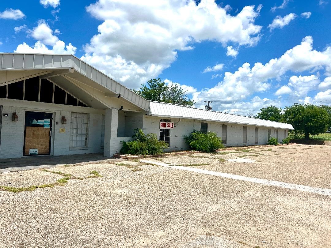 1108 W Kilpatrick Street Cleburne TX 76033