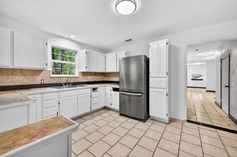 205 W Bond Denison TX 75020
