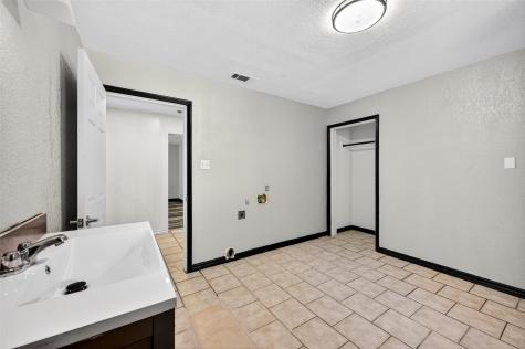 205 W Bond Denison TX 75020