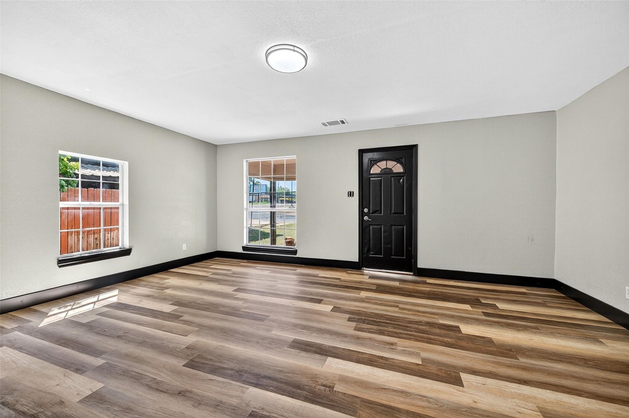205 W Bond Denison TX 75020