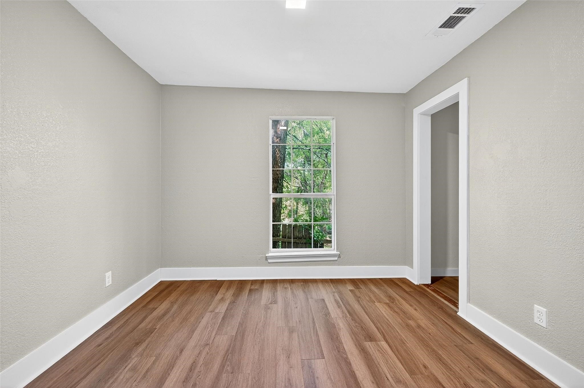 205 W Bond Denison TX 75020