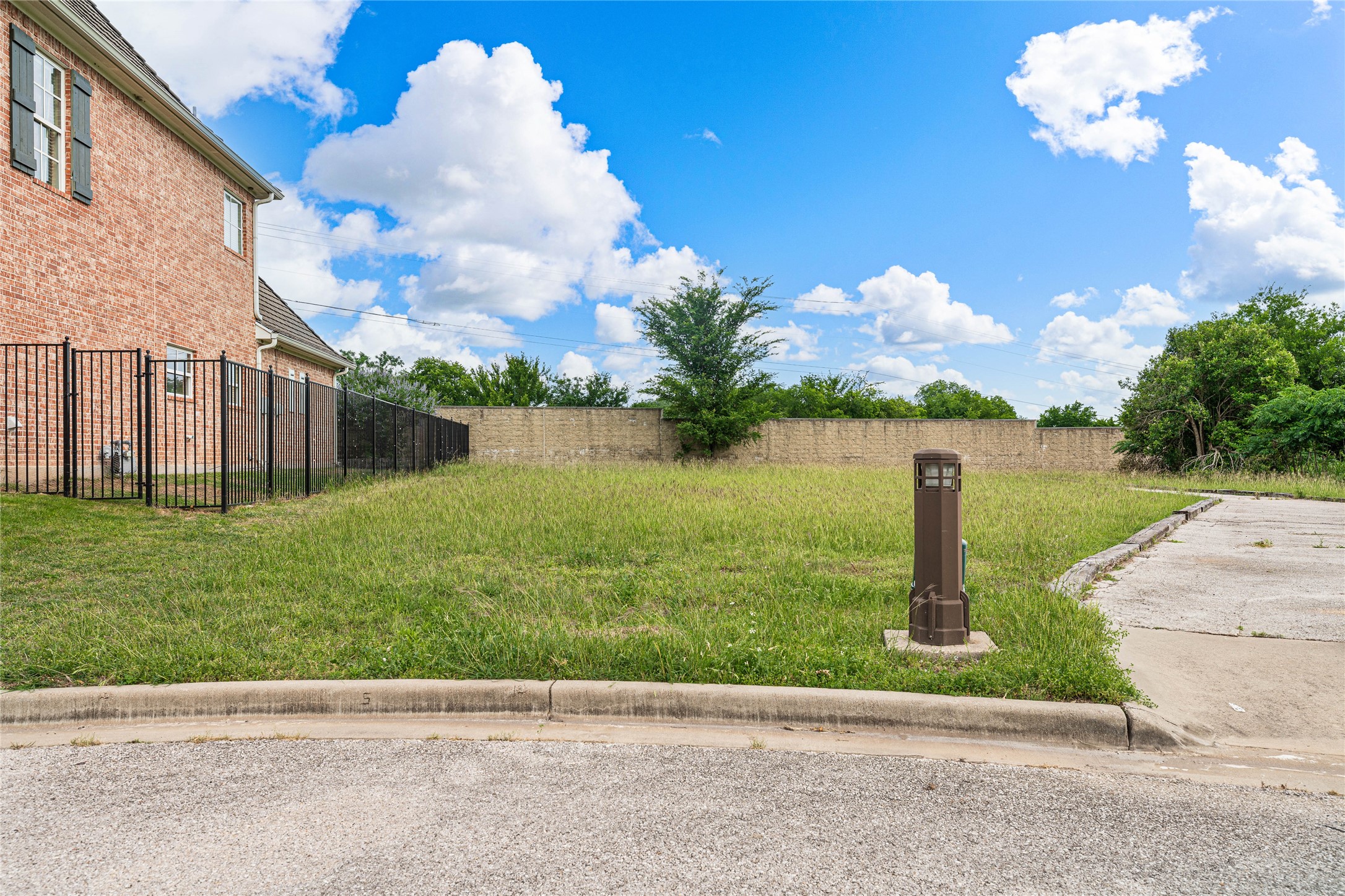 Package Deal - The Enclave Court Waco TX 76708