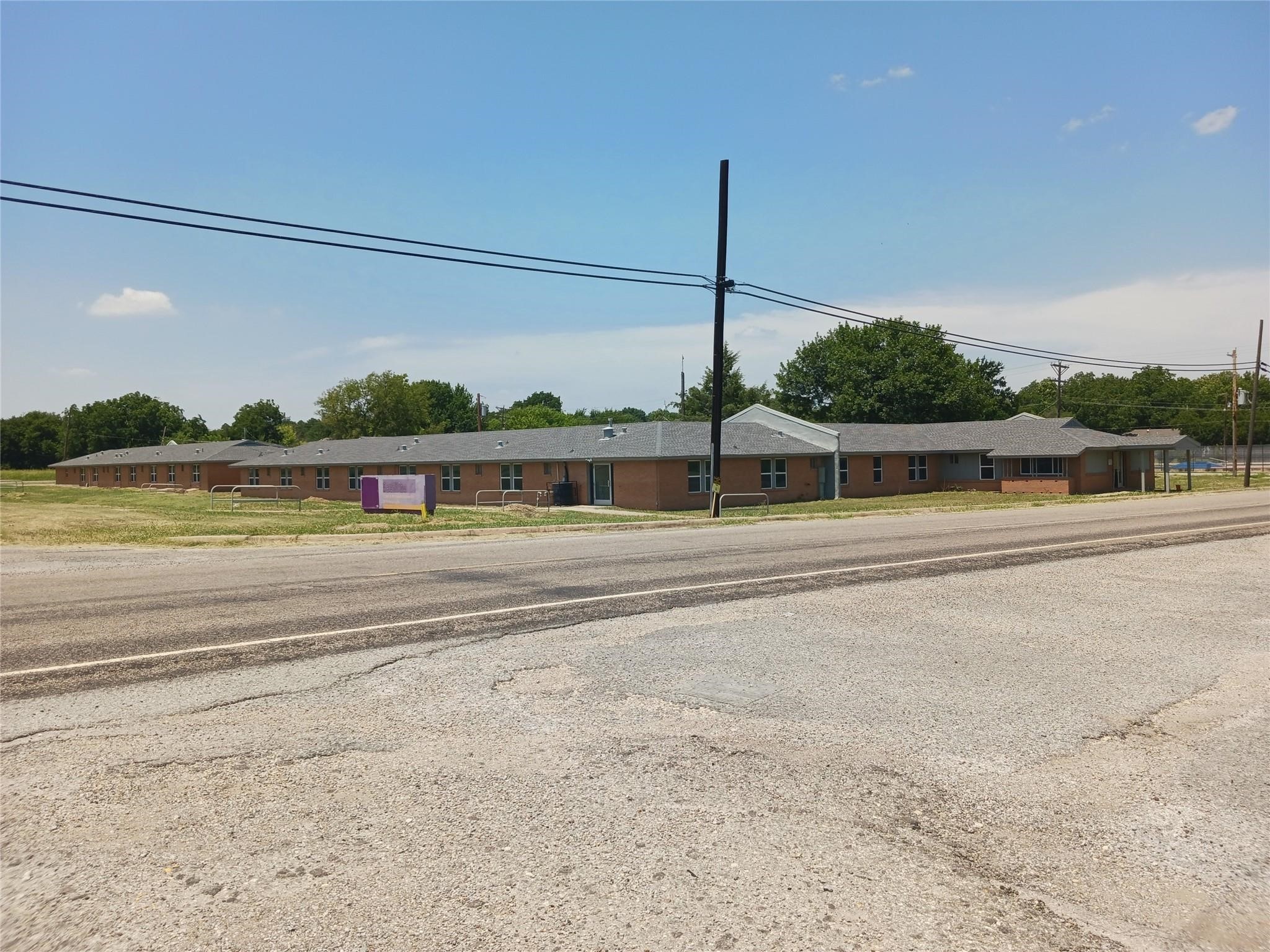 400 S Bond Street Whitewright TX 75491