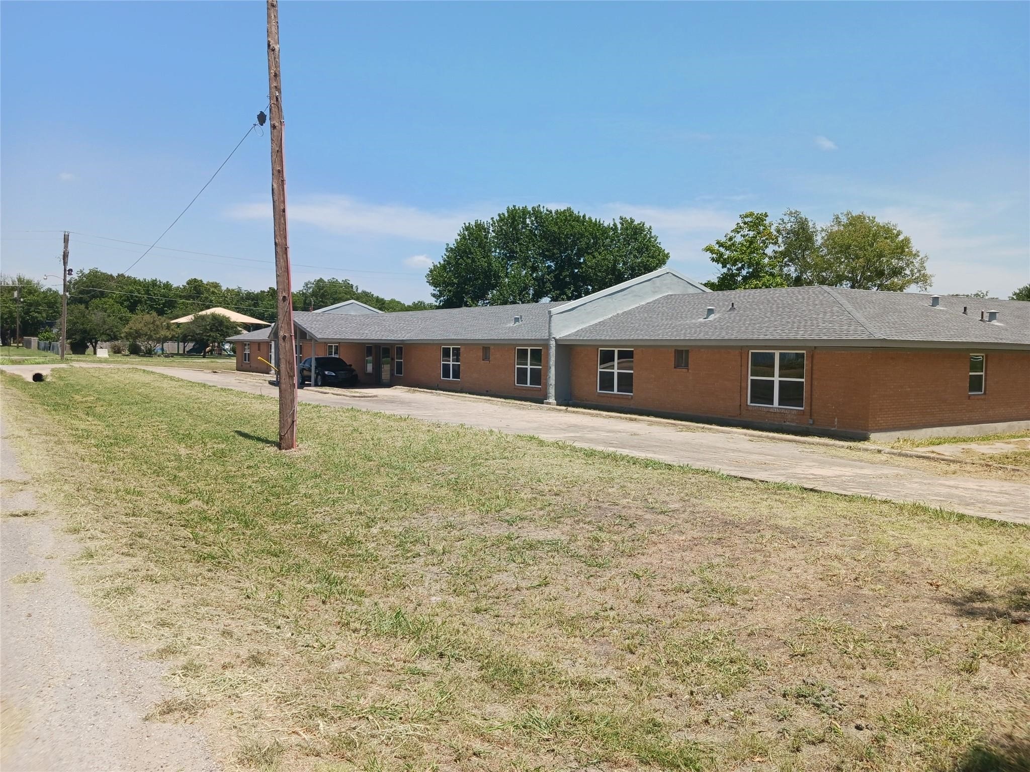 400 S Bond Street Whitewright TX 75491