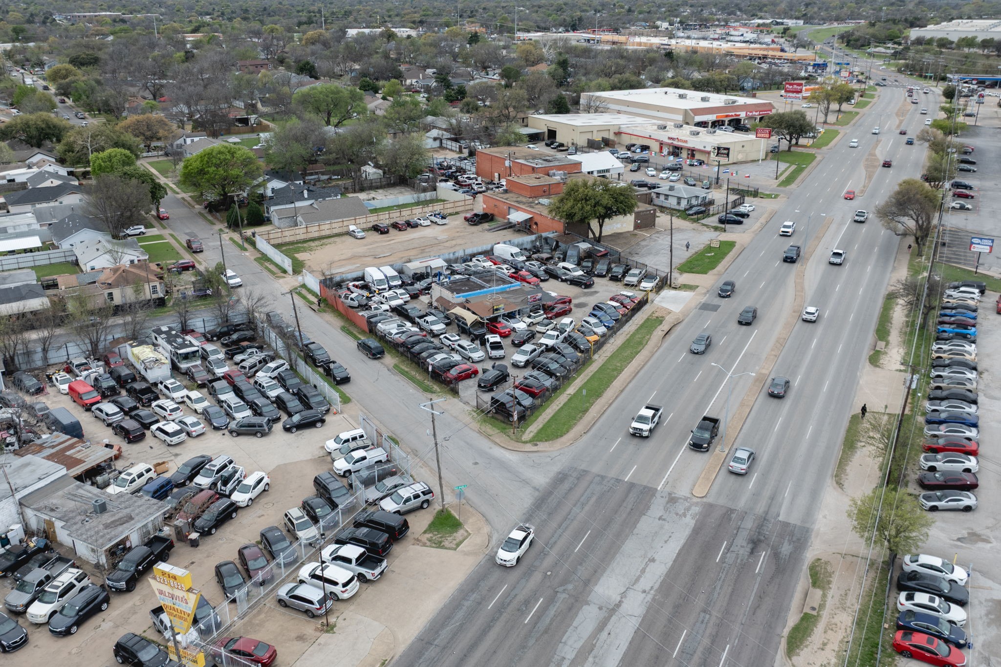 3000 Fort Worth Avenue Dallas TX 75211