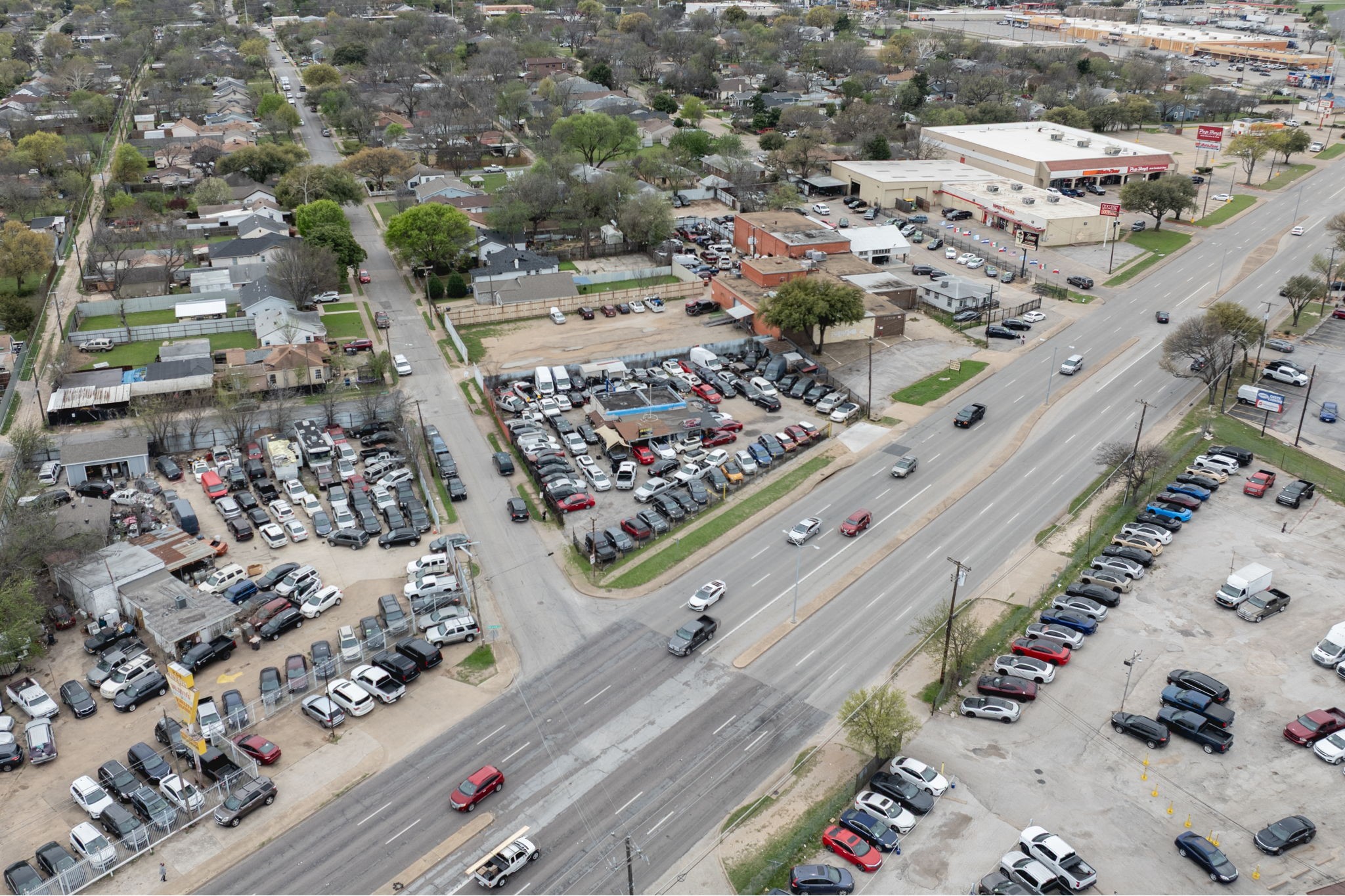 3000 Fort Worth Avenue Dallas TX 75211