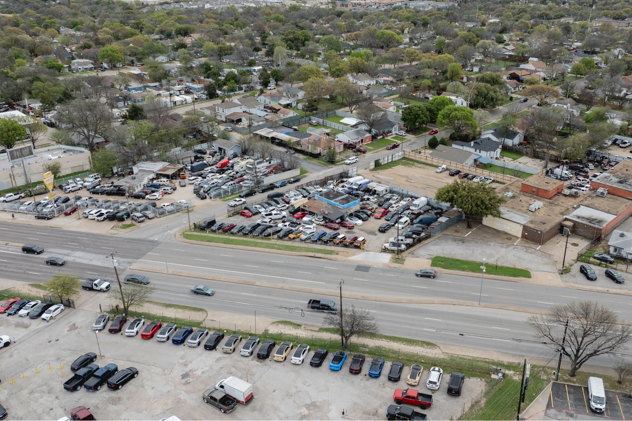 3000 Fort Worth Avenue Dallas TX 75211