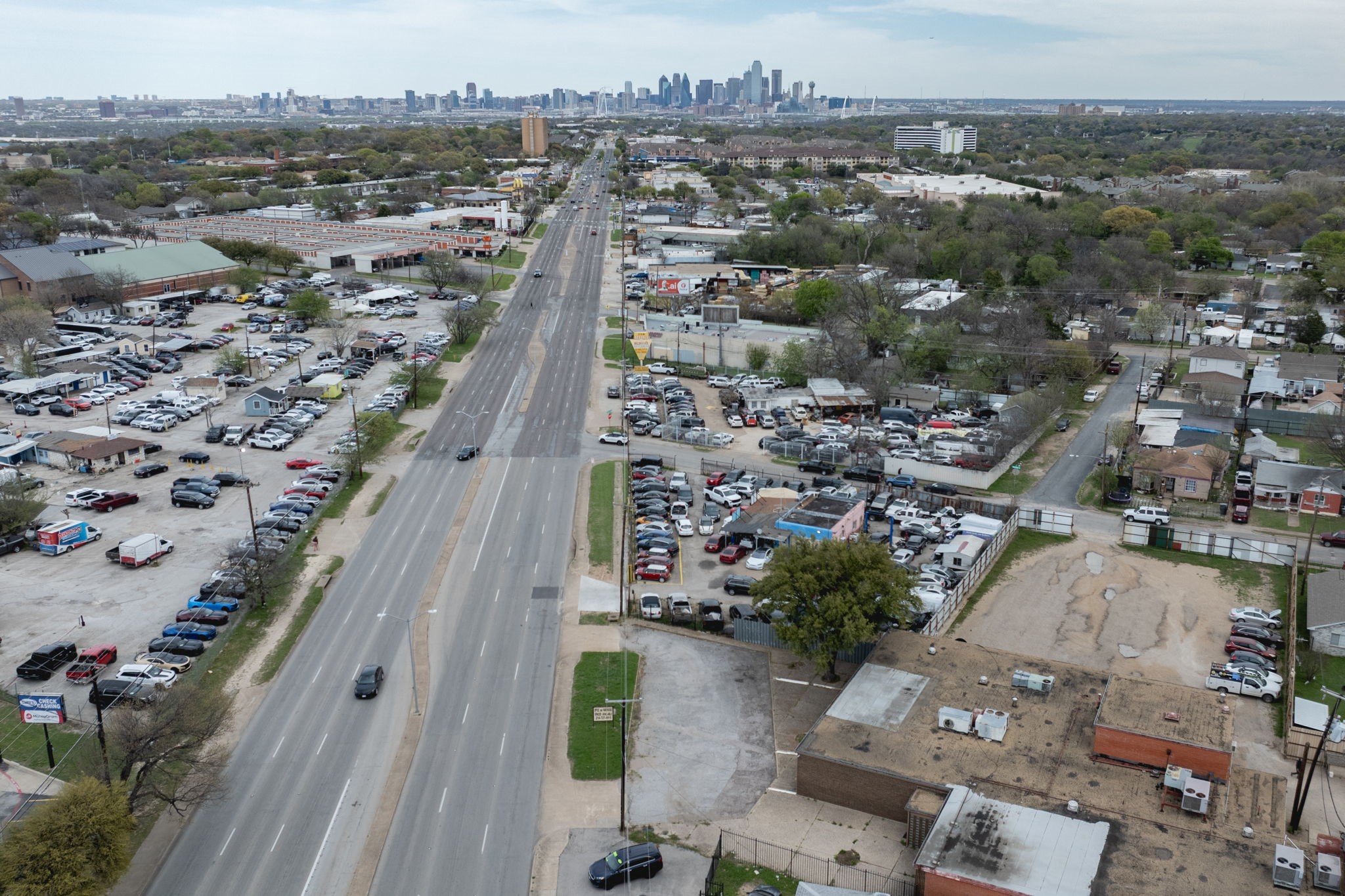 3000 Fort Worth Avenue Dallas TX 75211