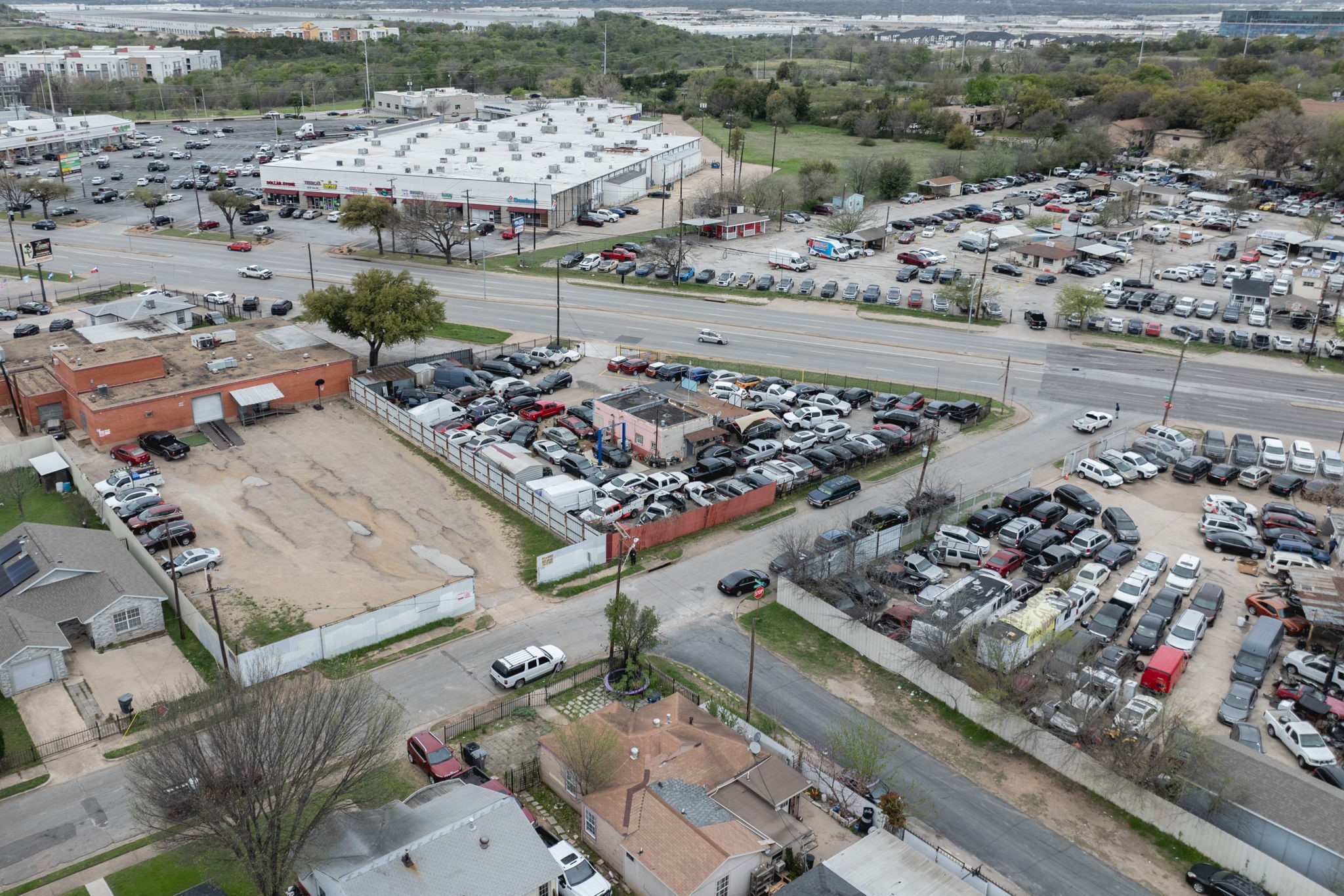 3000 Fort Worth Avenue Dallas TX 75211