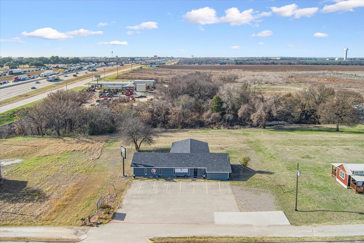 6398 S Ih 35 Hewitt TX 76643