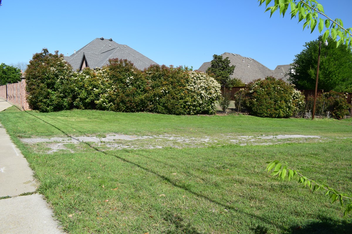 1896 Cindy Lane Lewisville TX 75067