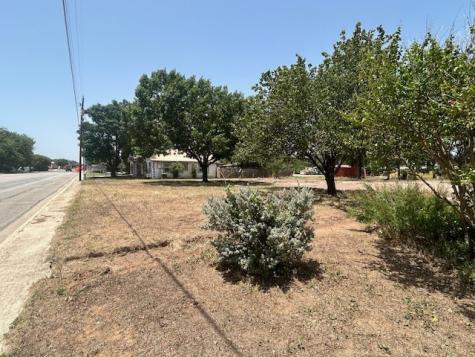 402 W Wallace Street San Saba TX 76877