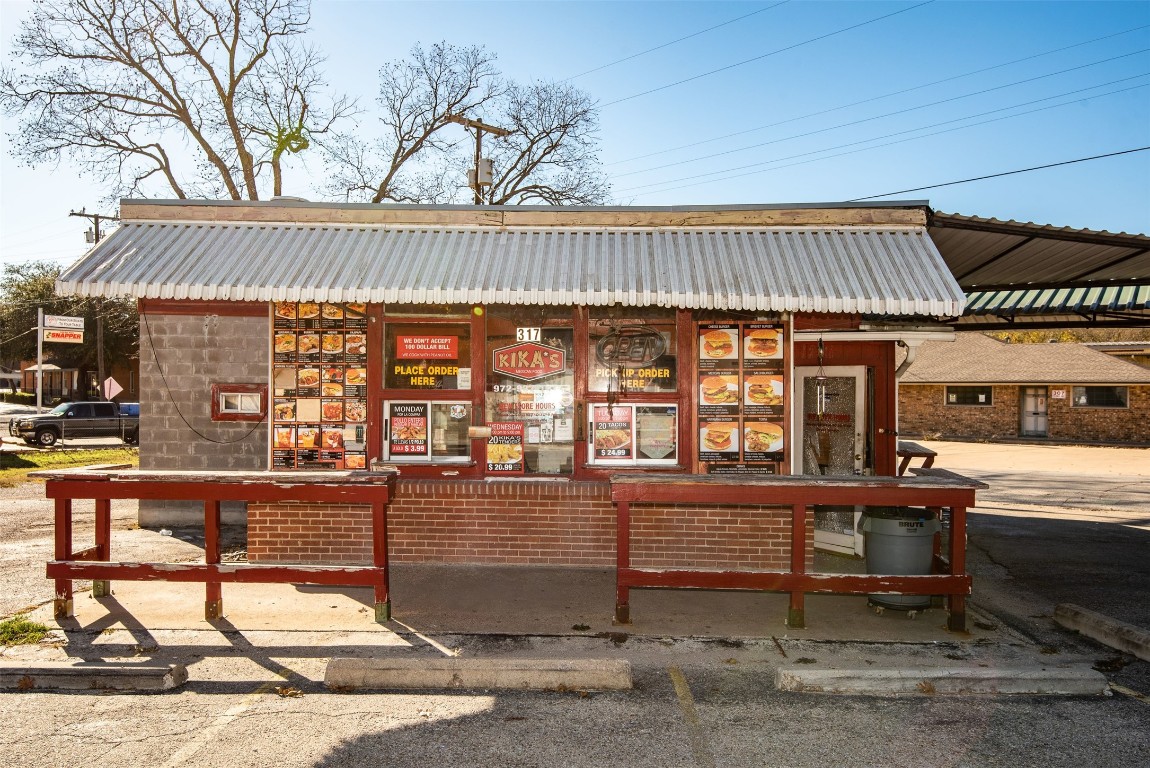 317 N Elm Street Waxahachie TX 75165