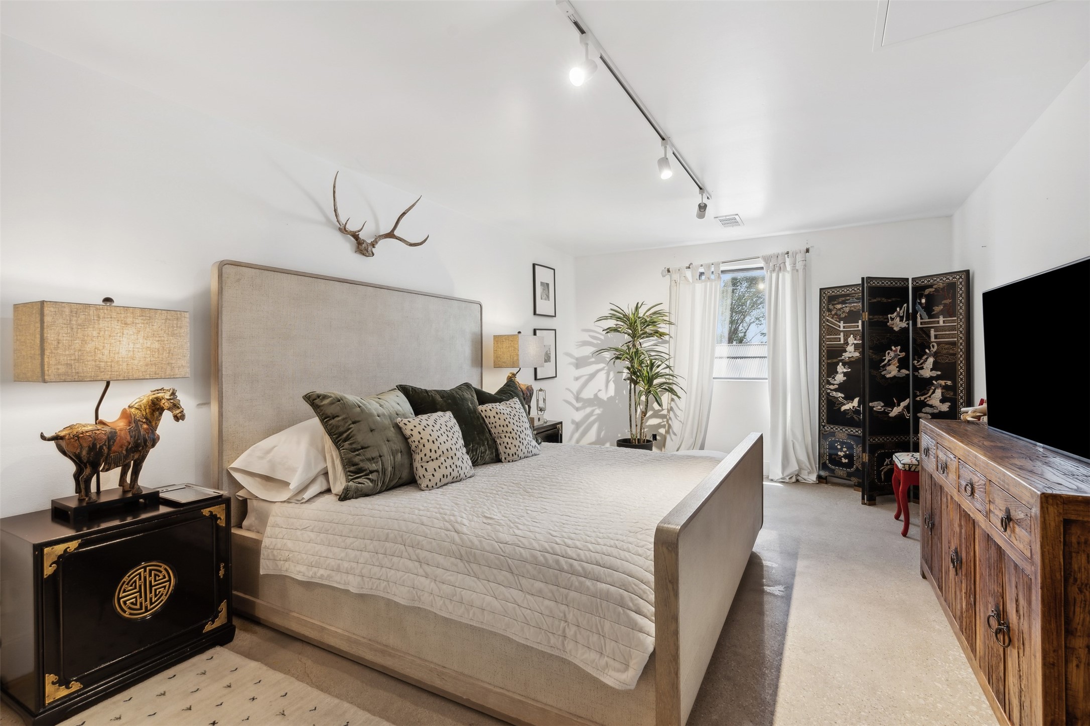 3500 Easy Street Dallas TX 75247