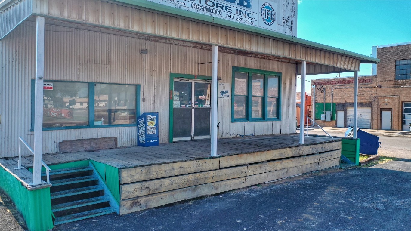 9 Clay Street Nocona TX 76255