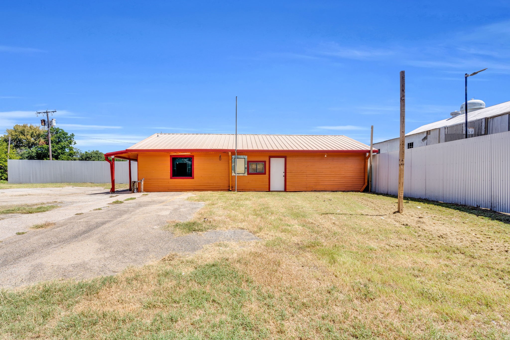402 N 3rd Street Wortham TX 76693